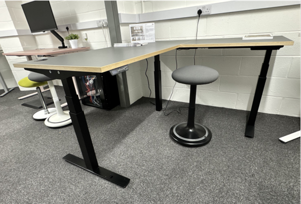 L-Shaped Standing Desk [160x160x80x60cm]